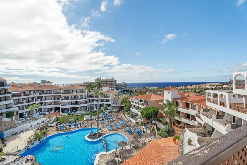 Vacation Apartment 'Oasis Del Sur' with Sea View, Wi-Fi and Air Conditioning - Image 1
