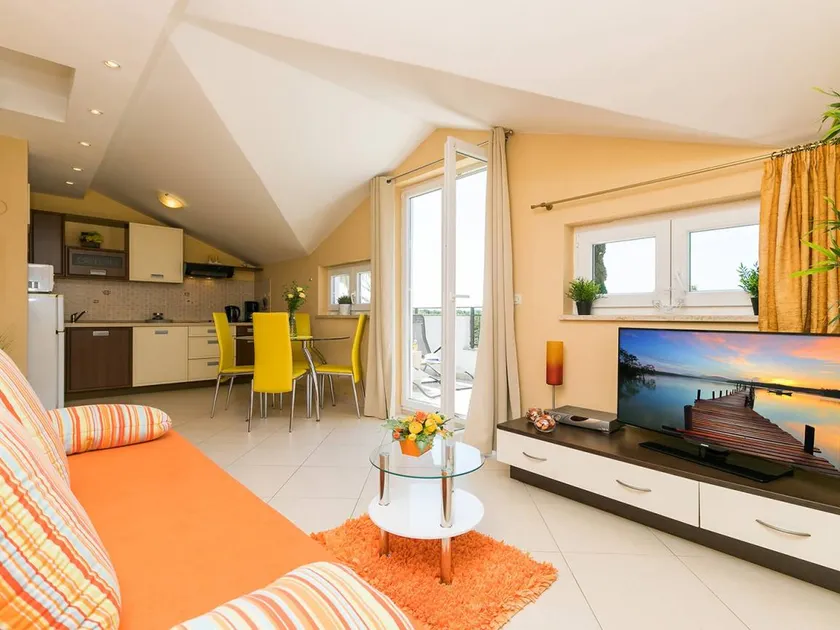 Tolle Wohnung mit Terrasse - Image 1