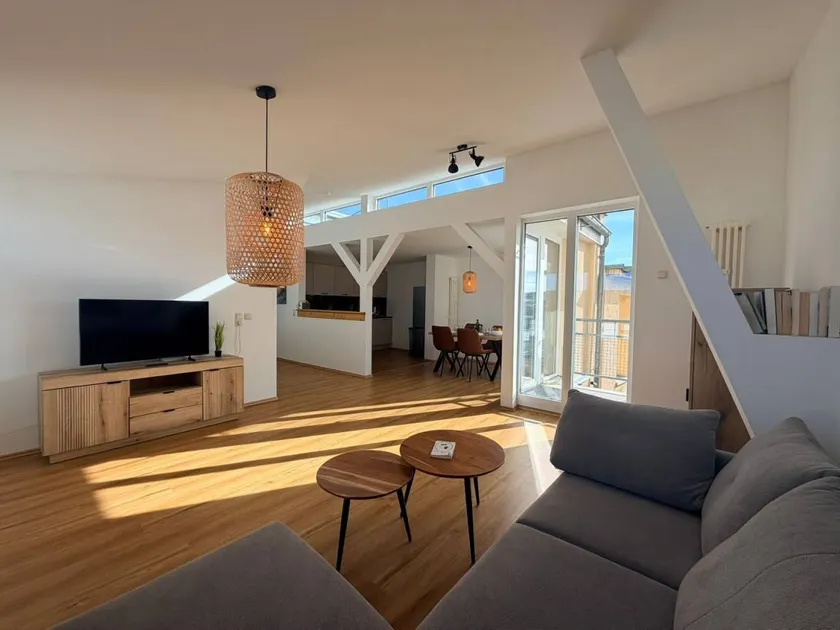 Family-Friendly Apartment in Central Rostock with Balcony - Image 1