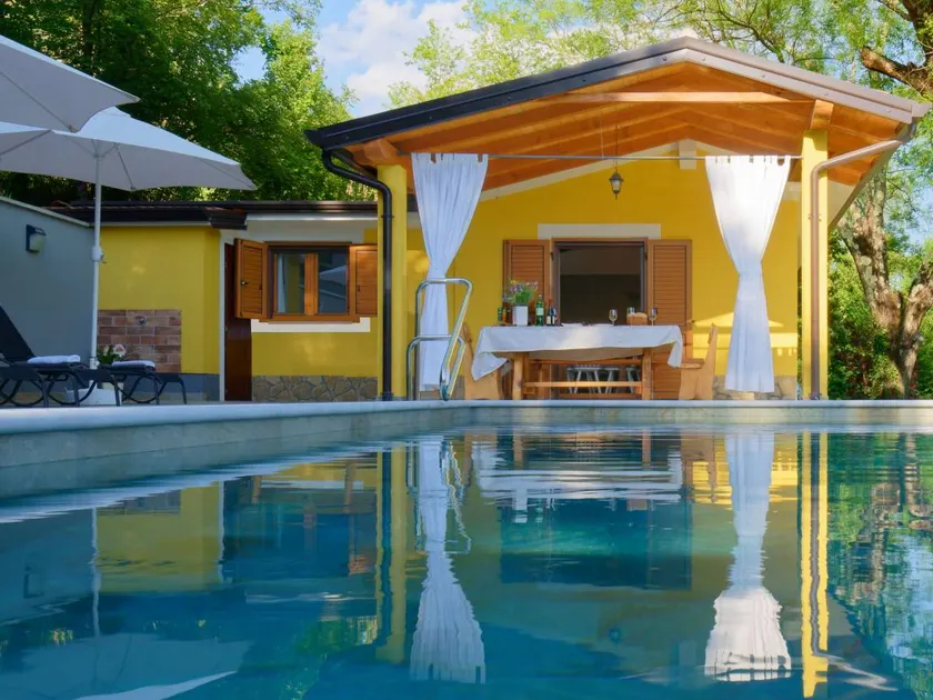 Fully equipped house with pool & terrace - Image 1