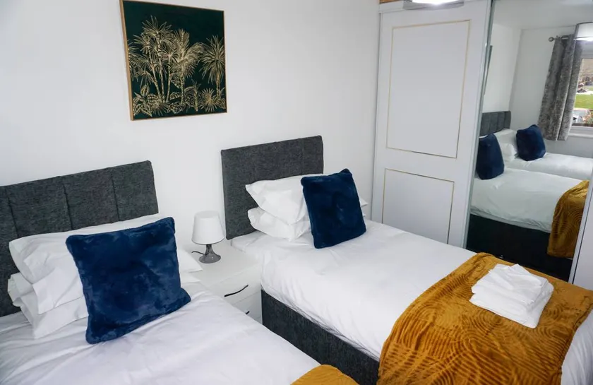 Casa vacacional ideal para familias con jardín - Image 1