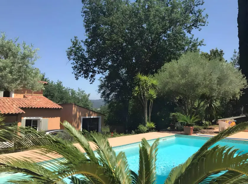 Independent studio in private garden - Image 1