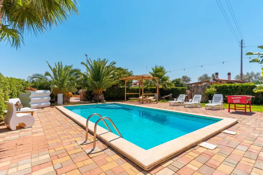 House with terrace, garden & BBQ | Garden view - Image 1