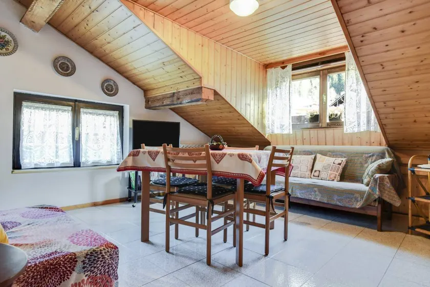 Apartamento con barbacoa y terraza | Vistas al jardín - Image 1