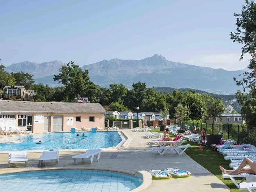 Family-friendly flat with terrace & pool | Pet-friendly - Image 1