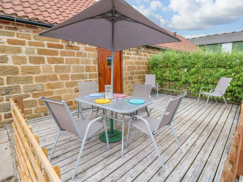 Cottage with garden - Image 1