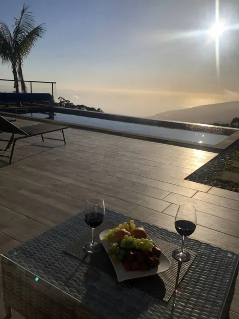 Maison conviviale et familiale avec piscine privée, barbecue et terrasse | Vue mer | Adaptée au travail à distance - Image 1