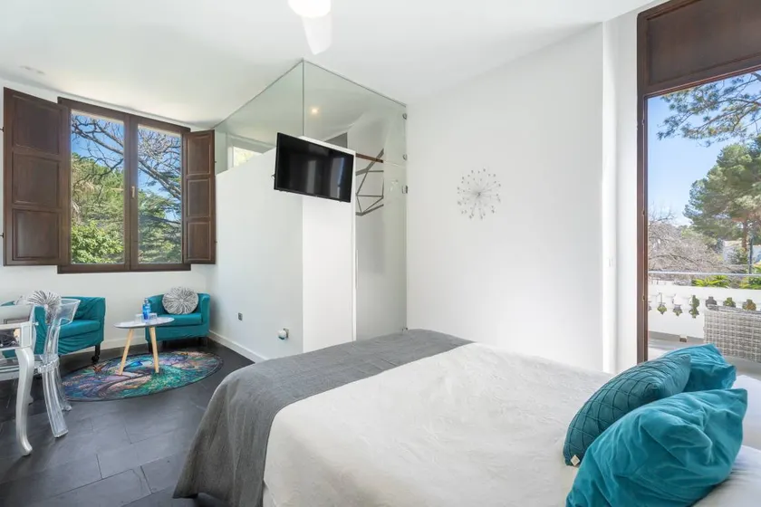 Room 'Esmeralda' with Mountain View, Wi-Fi and Air Conditioning - Image 1
