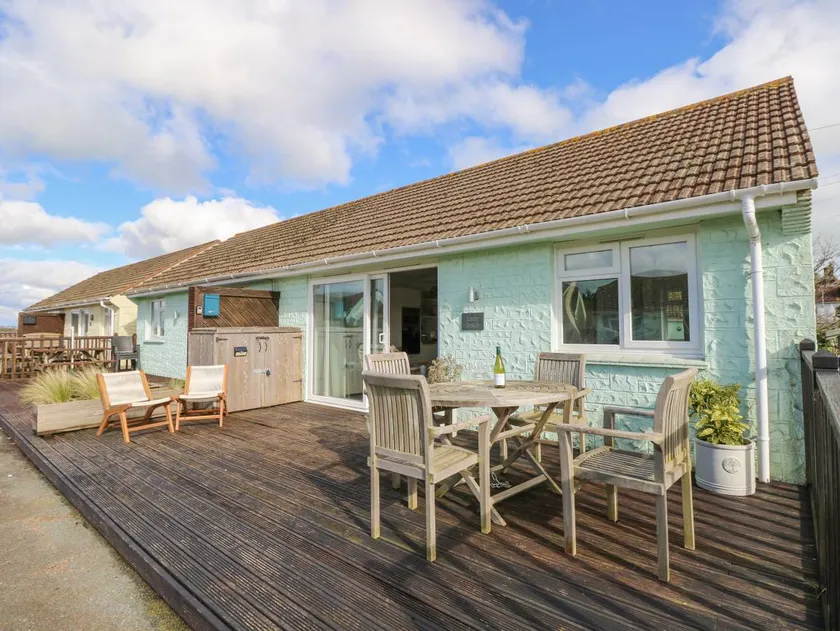 Cottage with garden - Image 1