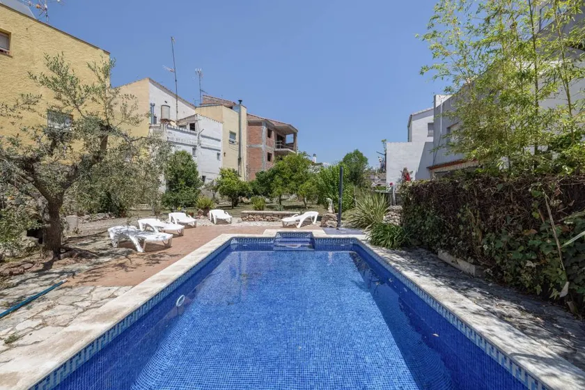 House with garden, barbeque & private pool | Mountain view - Image 1