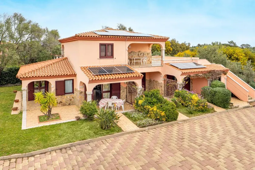 Apartment 'Sardegnadream 5' with Private Terrace, Wi-Fi and Air Conditioning - Image 1