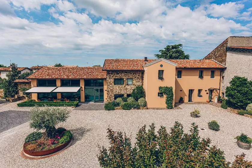 Wine Relais Lis Neris: AZZURRA - Image 1