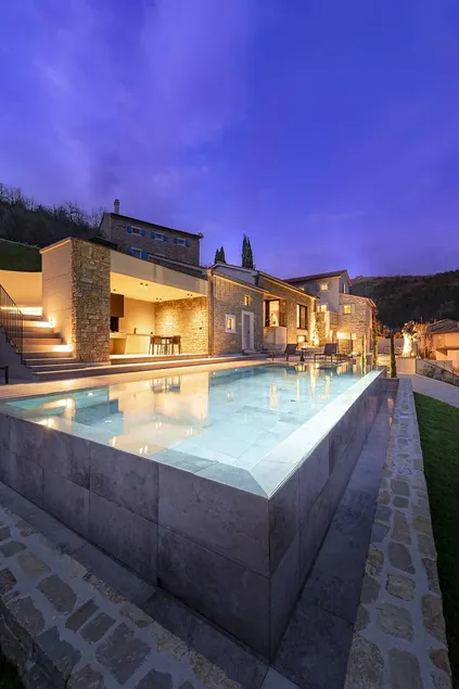 Villa mit Pool, Terrasse und Grill - Image 1
