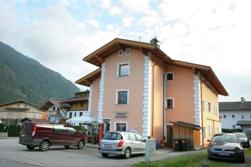 Flat | Mountain view - Image 1