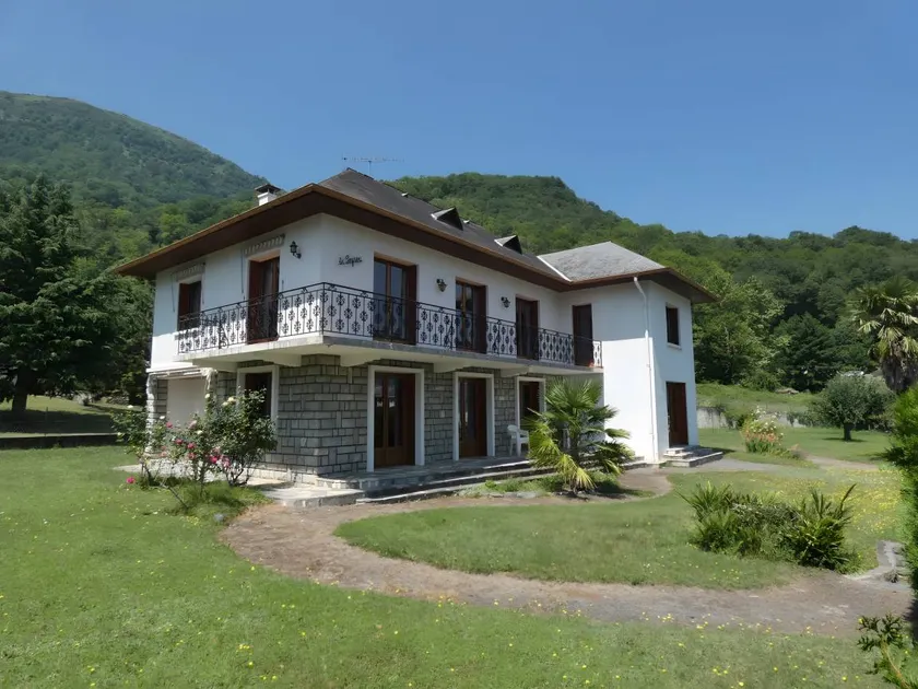 Fully equipped holiday home with garden, barbeque & terrace | Mountain view | Pet-friendly - Image 1
