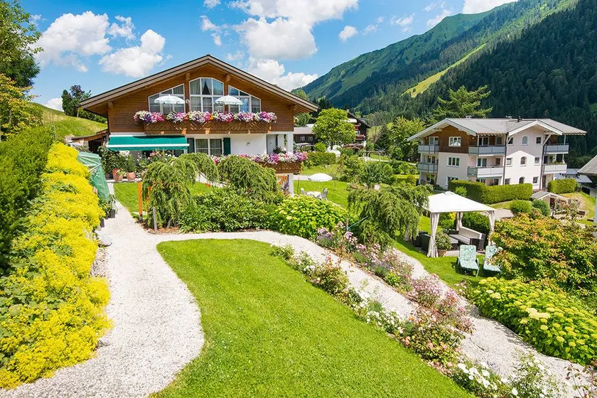Ferienwohnung Widderstein im Gästehaus Büchele Kleinwalsertal - Image 1