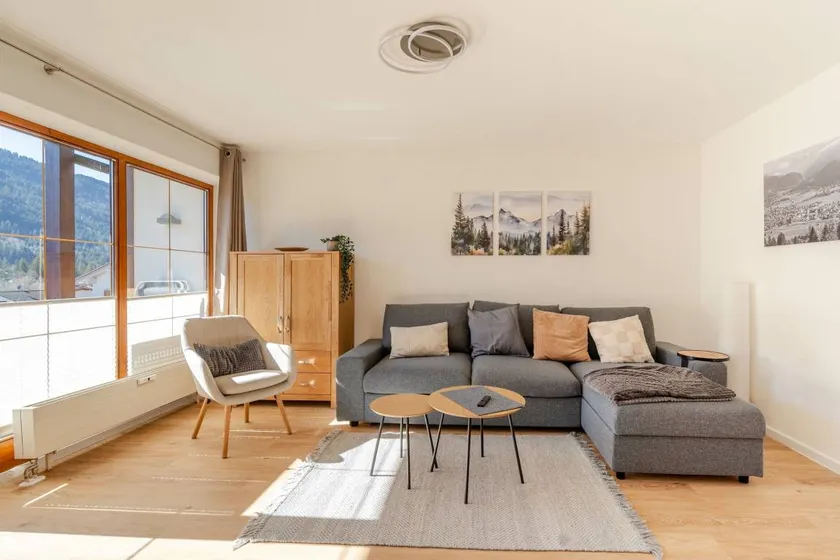 Flat | Mountain view - Image 1