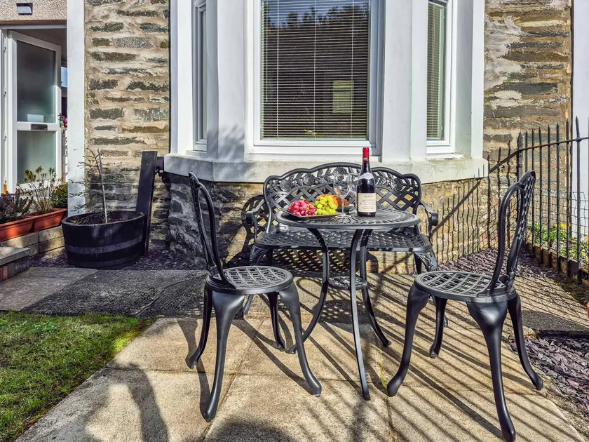 Family-oriented nice cottage with garden | River view | Pet-friendly - Image 1