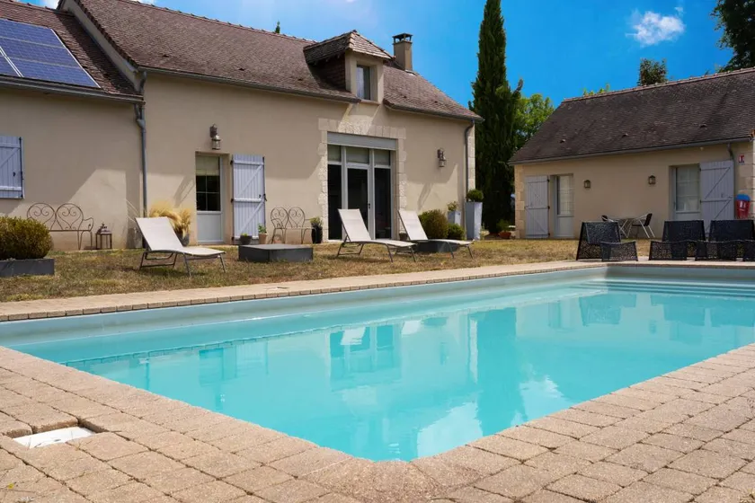 Family-oriented charming bed and breakfast with pool, garden & terrace - Image 1