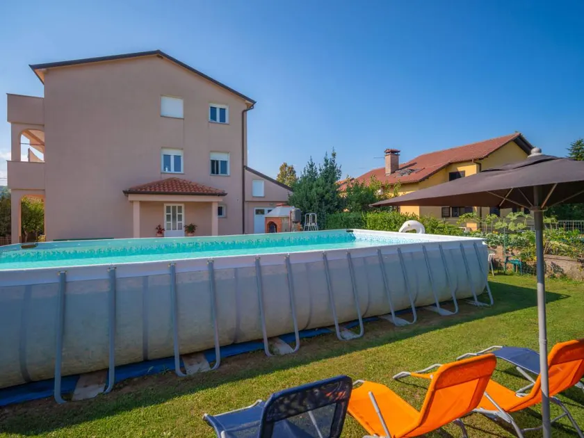 Flat with private pool, barbecue & terrace | Dogs allowed - Image 1