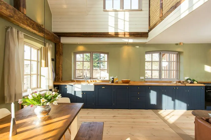 Apartment with sauna, terrace & garden - Image 1