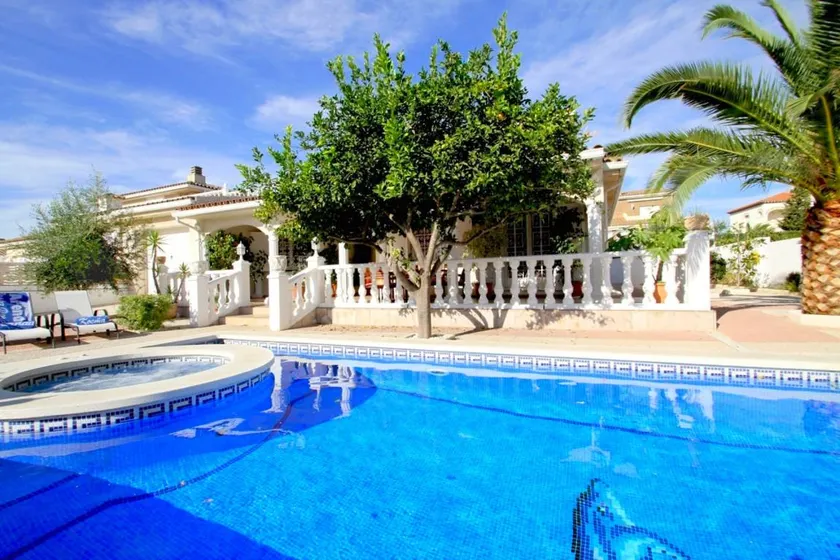 Children-friendly nice villa with private pool, terrace & garden | Mountain view - Image 1