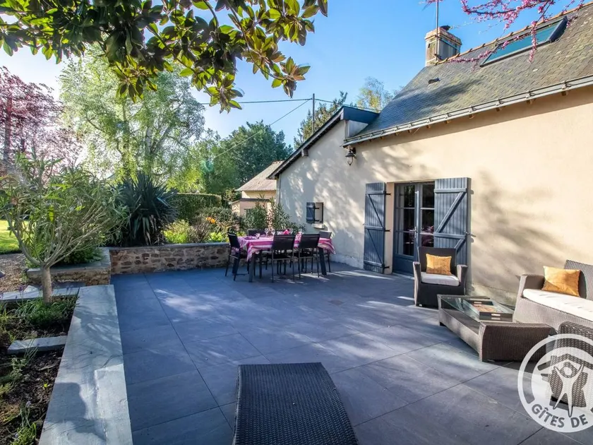 Fully equipped cottage with garden & barbecue - Image 1