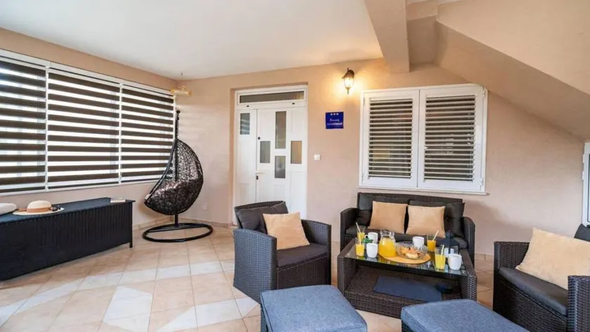 Fully equipped apartment with jacuzzi, barbecue & terrace - Image 1