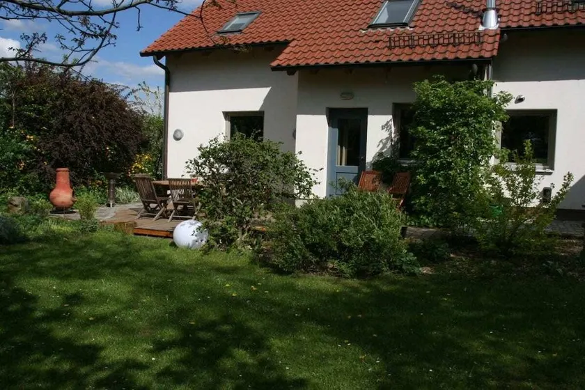 House with garden, terrace & barbeque - Image 1