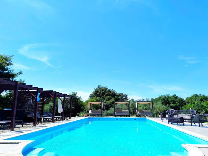 Casa con barbacoa, jardín y piscina privada | Vistas a la naturaleza - Image 1