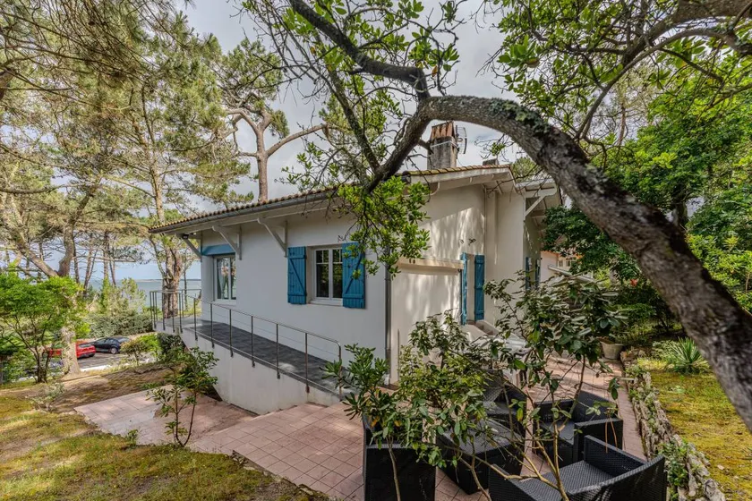 Agréable maison entièrement équipée avec jardin, barbecue et terrasse | Vue mer | Proche de la plage | Parfaite pour le travail à distance - Image 1