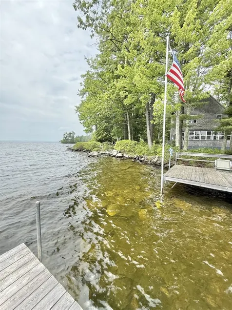 Paradise Point Limit 10 4 Bedroom Cottage by RedAwning - Image 1