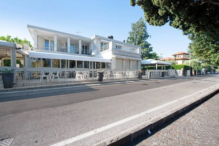Fully equipped holiday apartment with terrace | Lake view | Close to the beach | Pets are welcome - Image 1