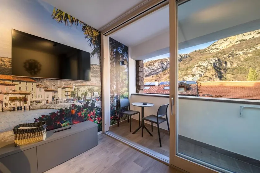 Apartment 'Boutique Red' with Balcony, Wi-Fi and Air Conditioning - Image 1
