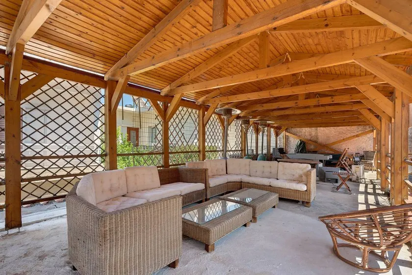 Children-friendly beautiful house with BBQ & terrace | Mountain view | Suitable for remote work - Image 1