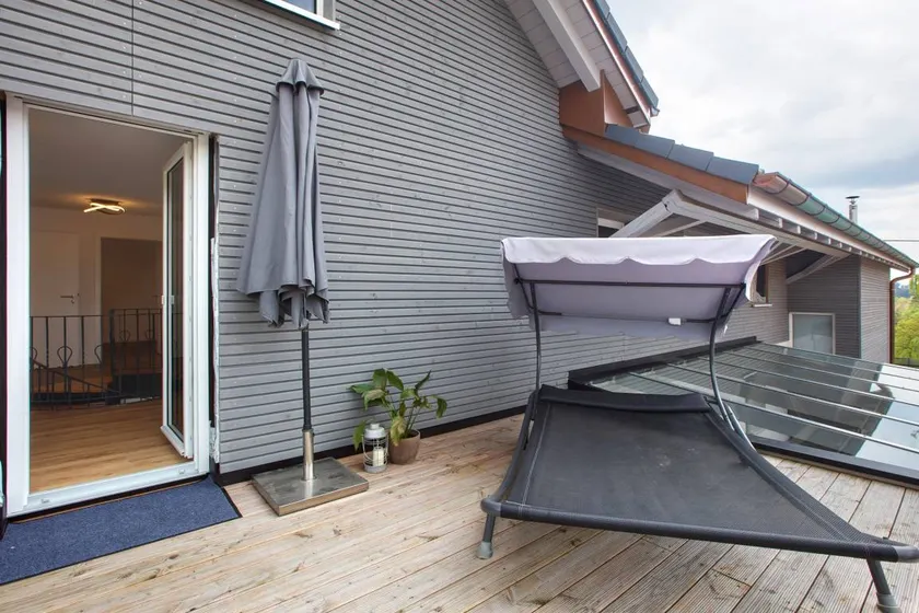 Appartamento adatto alle famiglie con terrazza e giardino | Vista sul giardino - Image 1