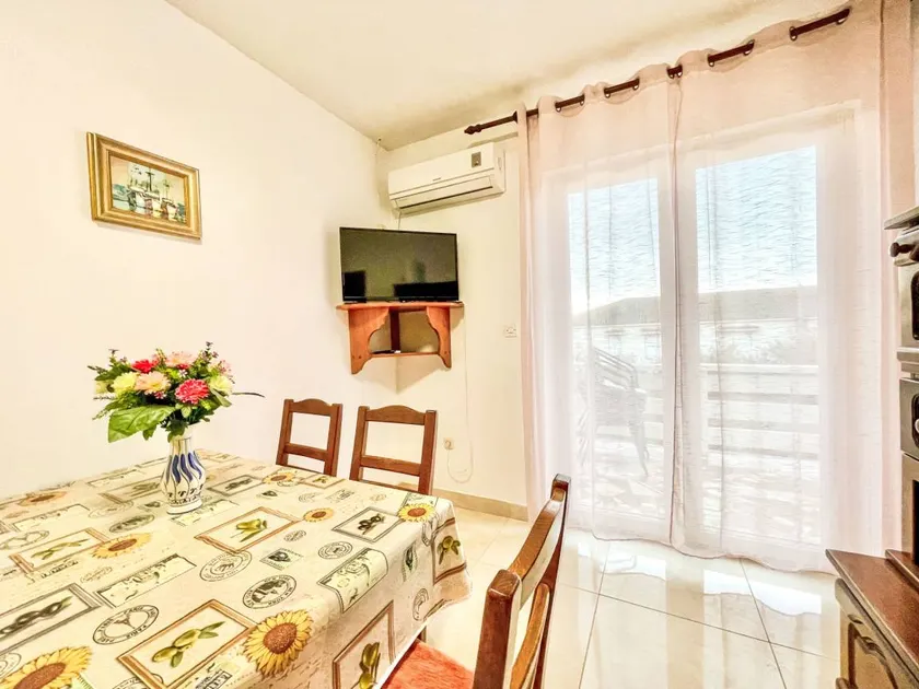 Apartment with terrace & barbeque - Image 1