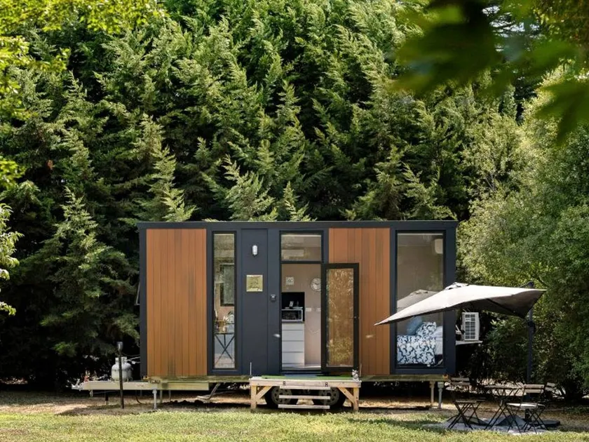 Fully Equipped Tiny House Perfect for an Intimate Getaway in Victoria - Image 1
