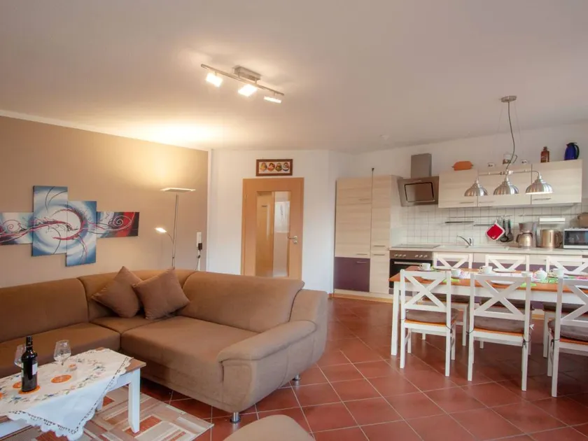 Apartment with barbeque, garden & terrace - Image 1