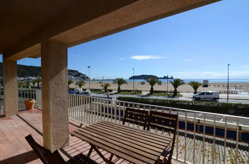 Appartement avec piscine et terrasse - Image 1