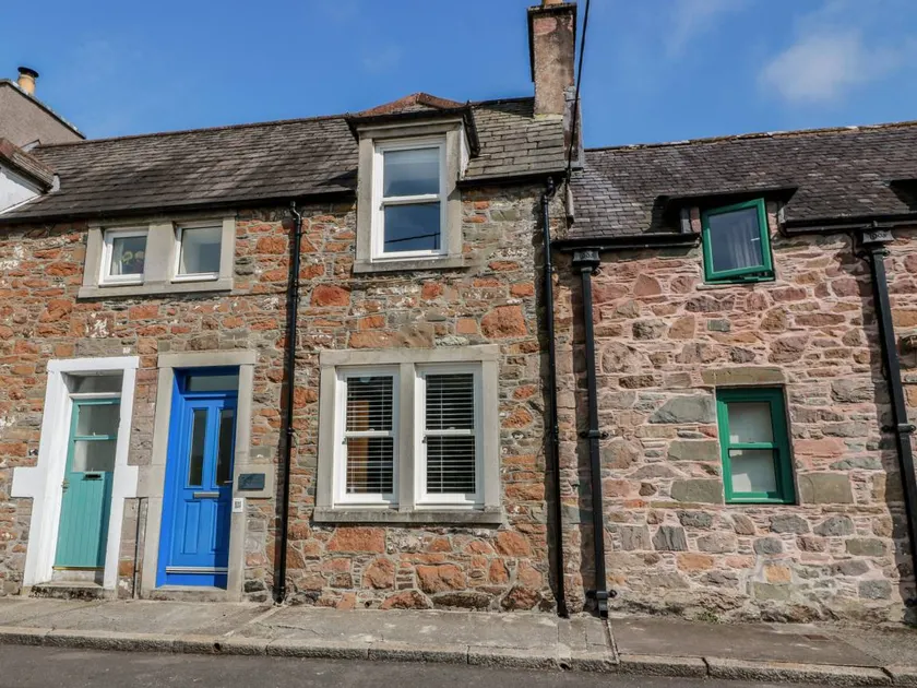 Fully equipped nice cottage with garden - Image 1