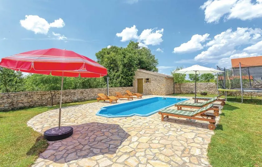 Holiday home with private pool, terrace & barbecue - Image 1