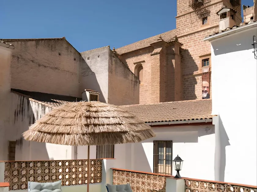 Luxury House in Íllora - 6 Bedrooms, Terrace, Wi-Fi - Image 1