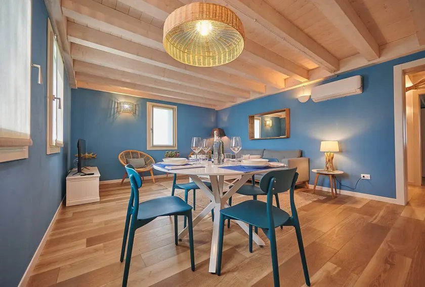 Apartment 'Ca' Marano Ocean' with Shared Pool, Wi-Fi and Air Conditioning - Image 1