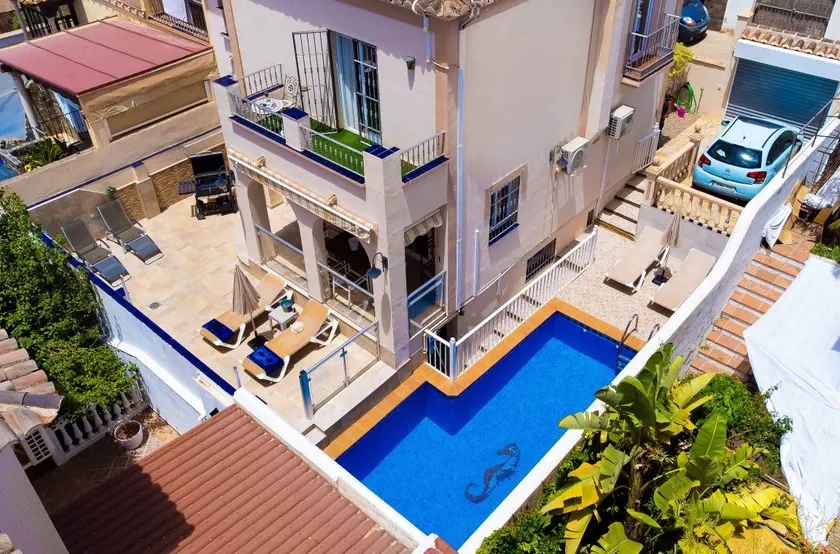 Fully equipped holiday home with BBQ, terrace & private pool | Garden view | Perfect for remote work - Image 1