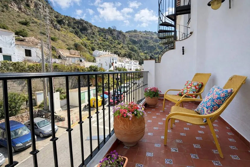 Family-oriented pleasant flat with terrace | Water view | Dogs allowed - Image 1
