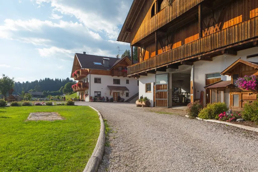 Holiday apartment with barbecue & garden | Mountain view - Image 1