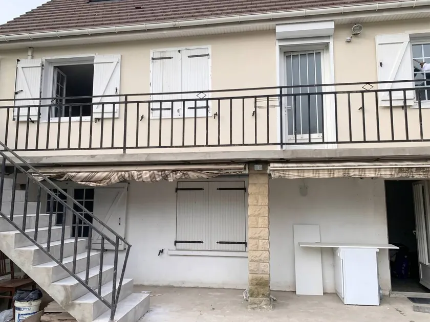 Contemporary apartment in Pierrelaye, 53 m², near the city center - Image 1
