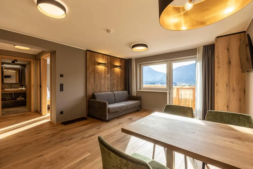 Flat with terrace, pool & sauna - Image 1