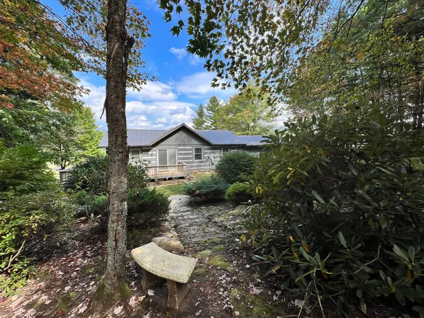 Family-oriented house with fast internet, garden & barbecue | Mountain view | Pet-friendly - Image 1